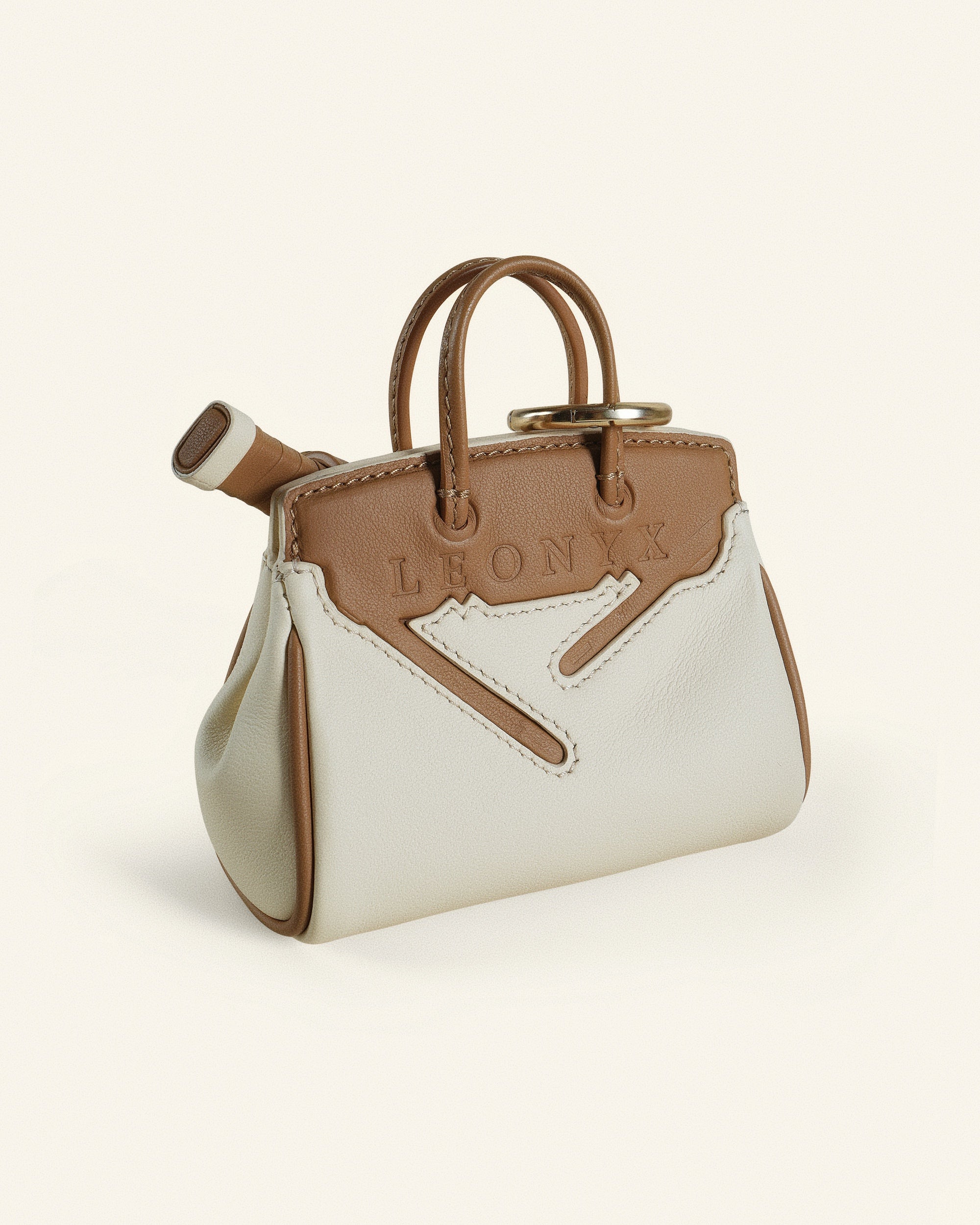 The Court Pochette